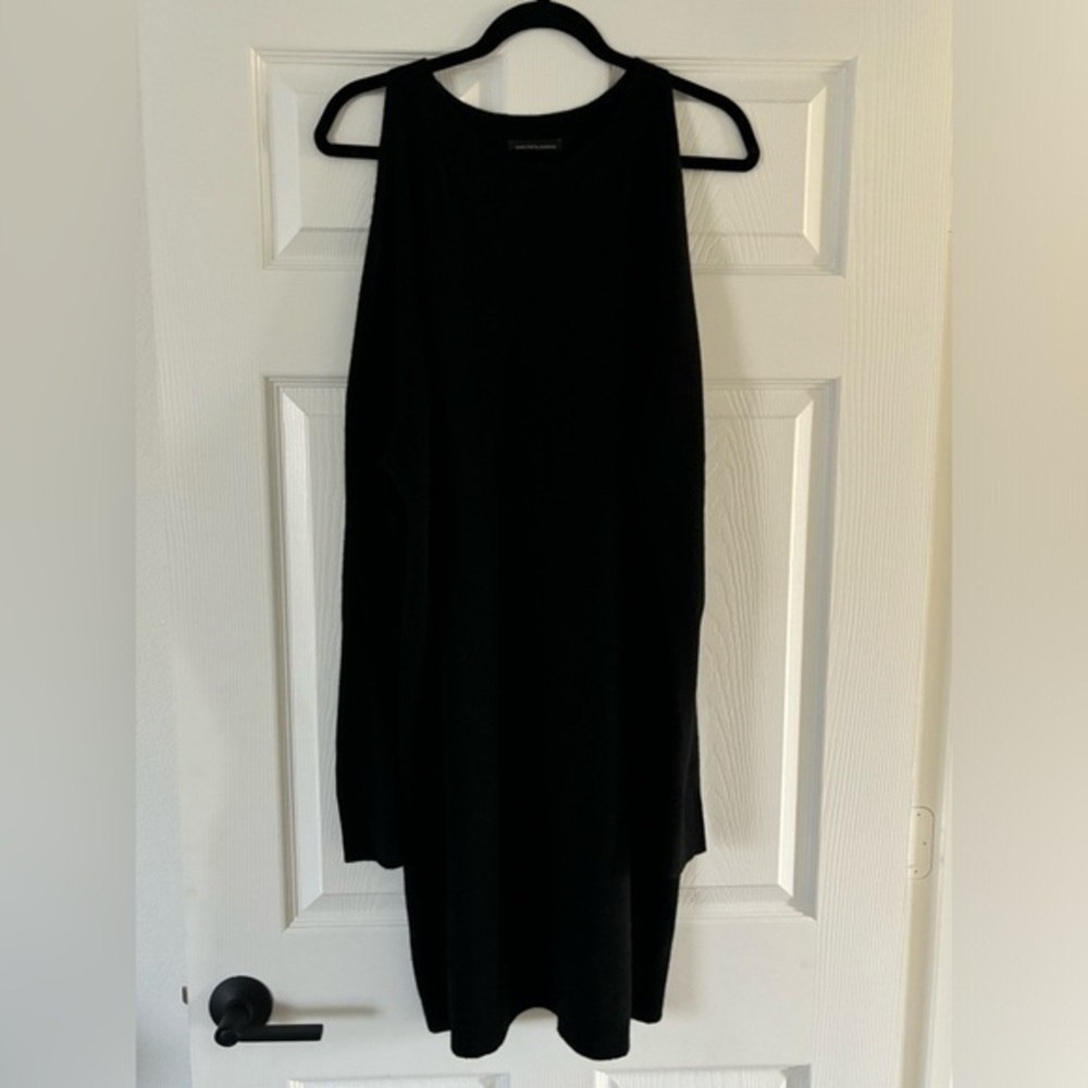 SAKS FIFTH AVE Black, cold shoulder long sleeve dress. XL